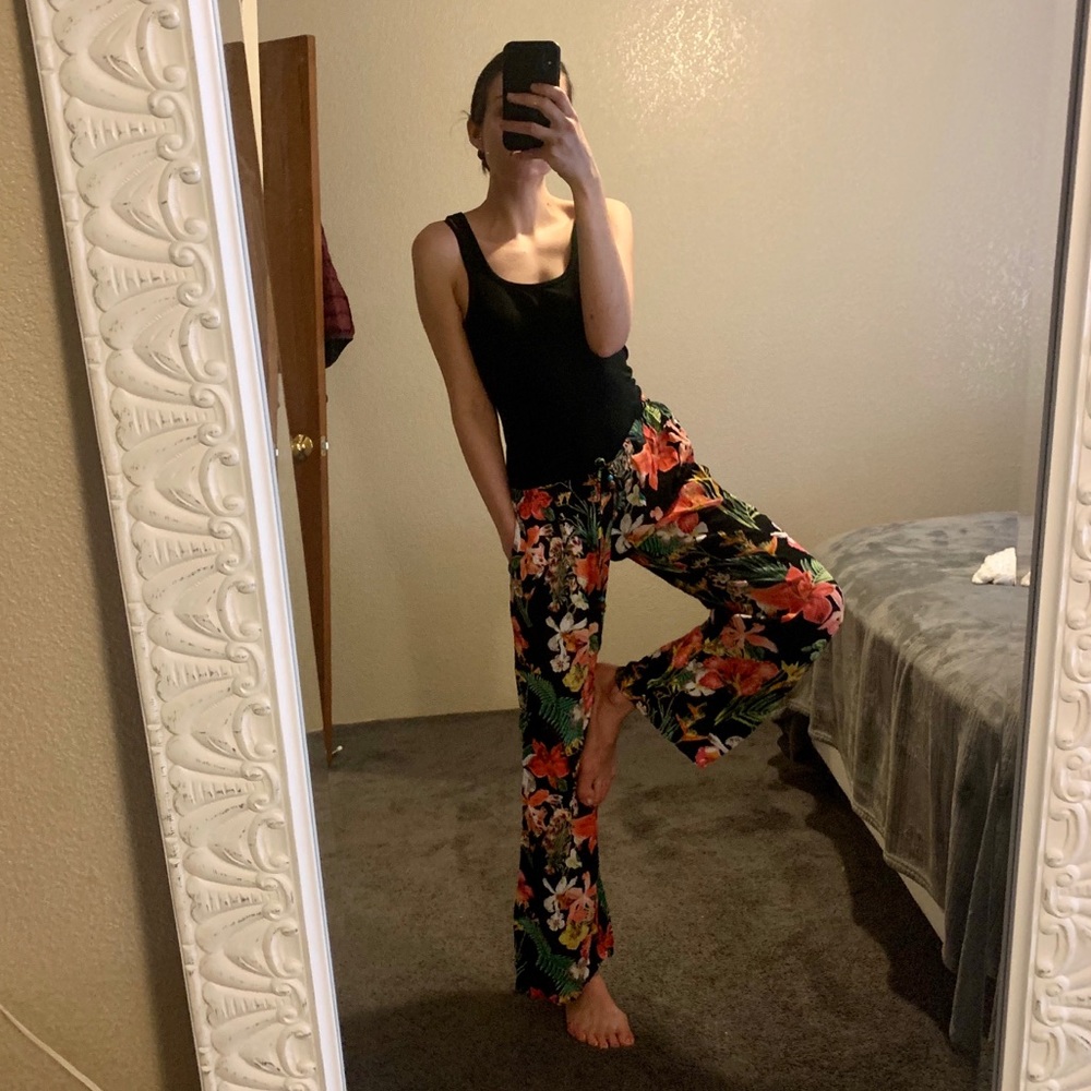 Floral Beach Pants 🌸